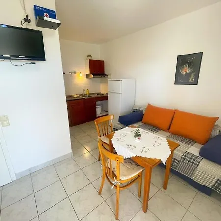 Apartment In Dramalj Mit Terrasse Und Meerblick *
