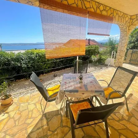 In Dramalj Mit Terrasse Und Meerblick Apartment Klanfari